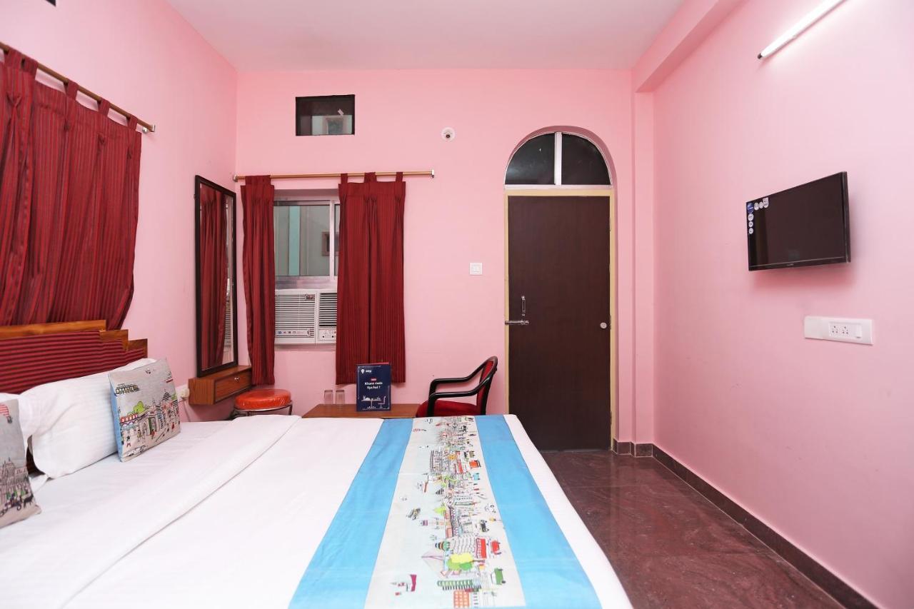 Oyo Hotel Balaram Palace Puri Exterior photo