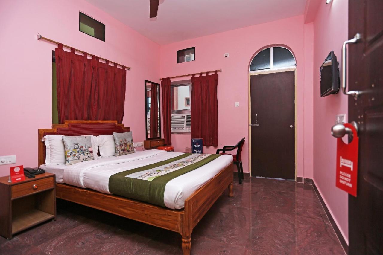 Oyo Hotel Balaram Palace Puri Exterior photo