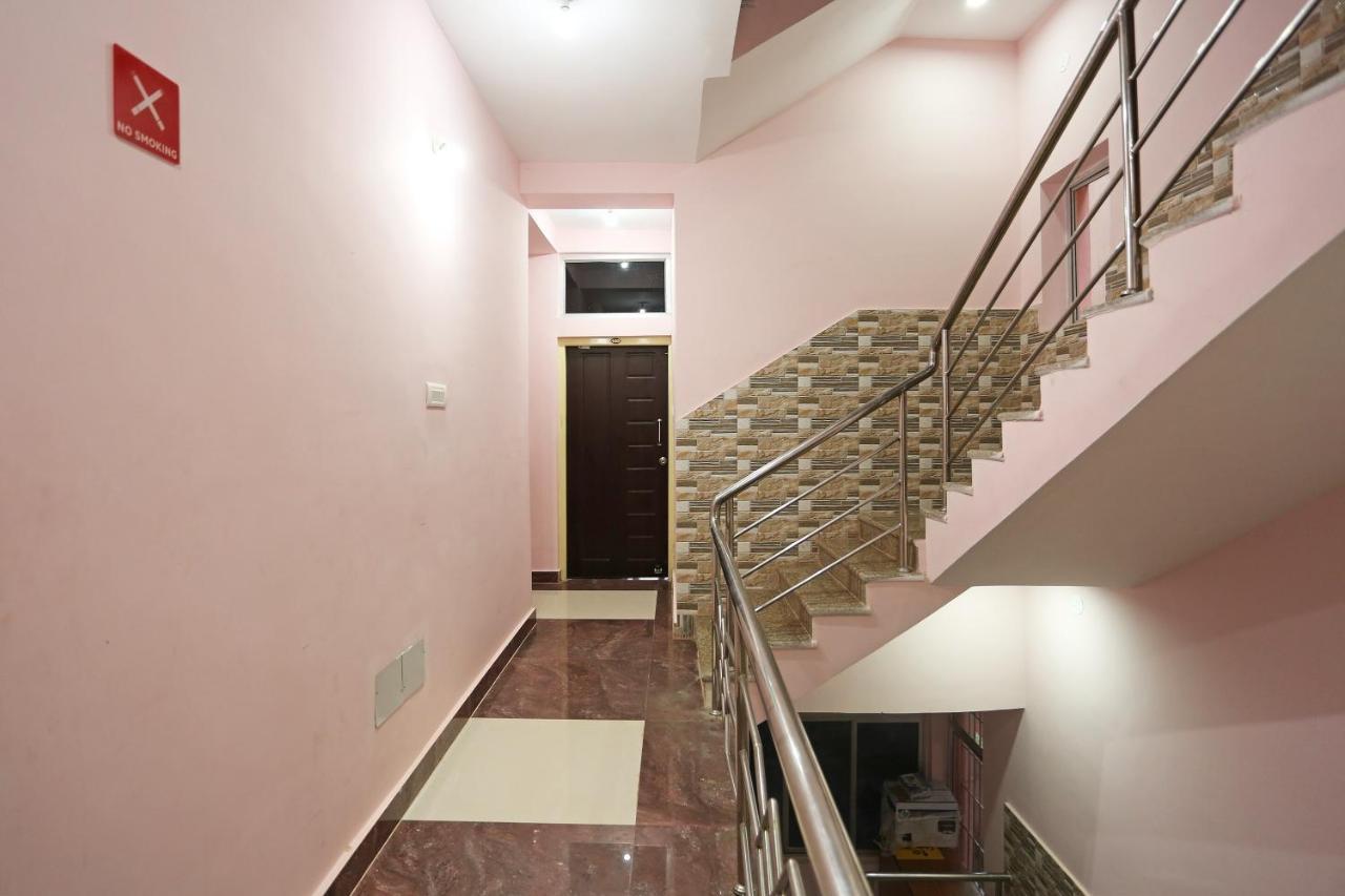 Oyo Hotel Balaram Palace Puri Exterior photo